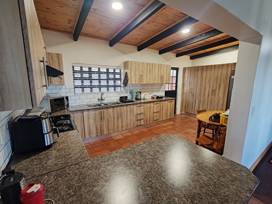 5 Bedroom Property for Sale in Hopefield Western Cape